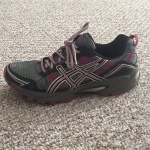 Asics tennis shoes